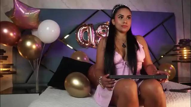 Image 2 of giorgia_13 Stream on Chaturbate on 1 month ago