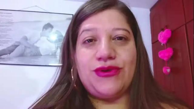 Image 6 of giorgina_montiere Stream on Chaturbate on 1 month ago