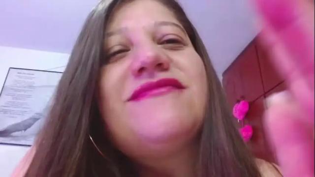 Image 7 of giorgina_montiere Stream on Chaturbate on 1 month ago