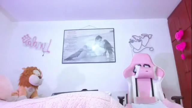 Image 11 of giorgina_montiere Stream on Chaturbate on 19 days ago