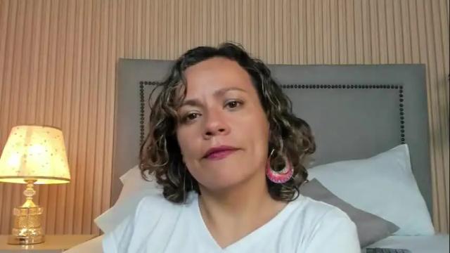 Image 6 of gipsela_gomez Stream on Chaturbate on 1 month ago