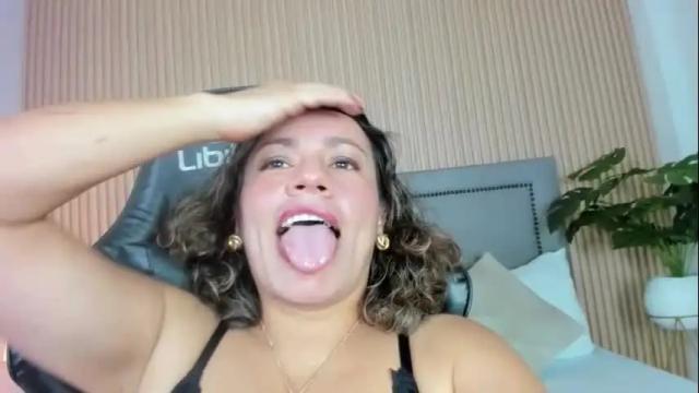 Image 8 of gipsela_gomez Stream on Chaturbate on 1 month ago