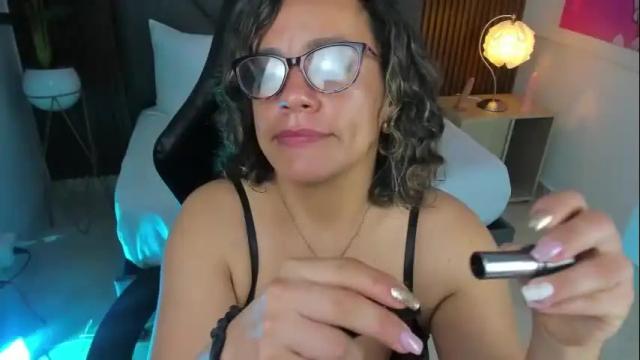 Image 7 of gipsela_gomez Stream on Chaturbate on 18 days ago