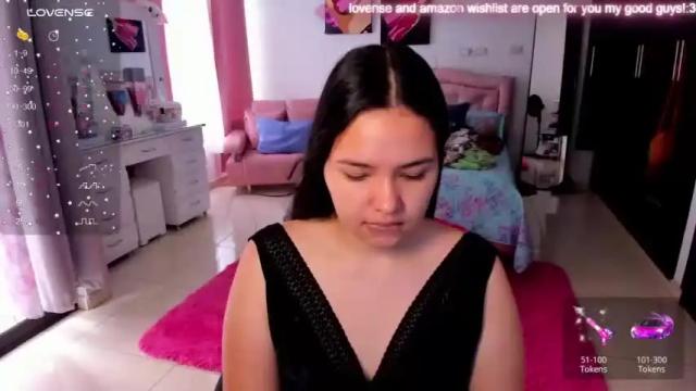 Image 11 of girl_alana Stream on Chaturbate on 17 months ago