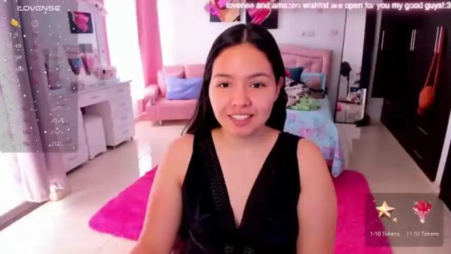 Image 4 of girl_alana Stream on Chaturbate on 17 months ago