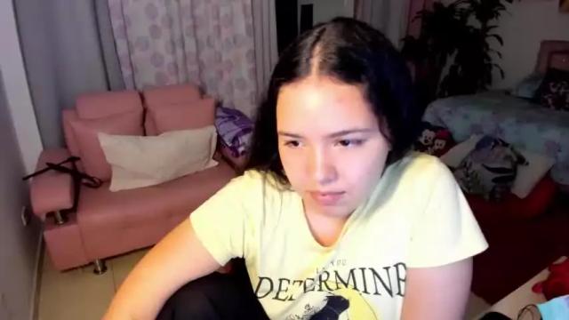 Image 3 of girl_alana Stream on Chaturbate on 16 months ago