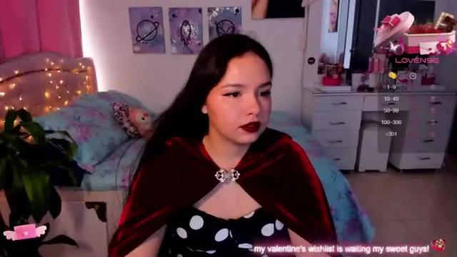 Image 7 of girl_alana Stream on Chaturbate on 16 months ago