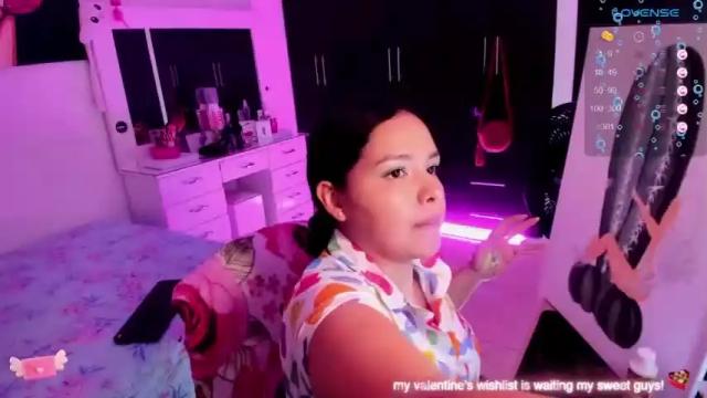 Image 11 of girl_alana Stream on Chaturbate on 16 months ago