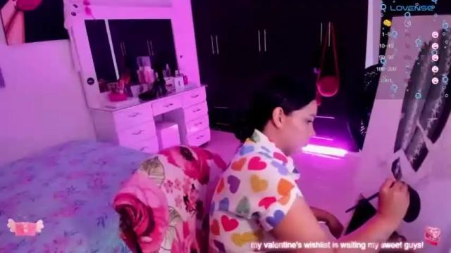 Image 7 of girl_alana Stream on Chaturbate on 16 months ago