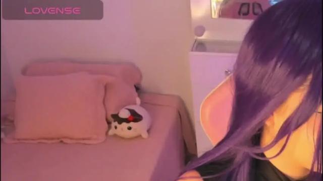 Image 2 of girl_alana Stream on Chaturbate on 3 months ago