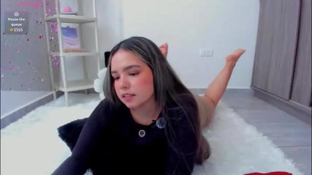 Image 11 of girl_alana Stream on Chaturbate on 1 month ago