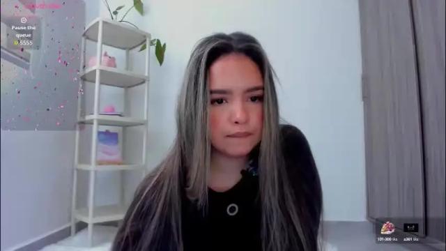 Image 2 of girl_alana Stream on Chaturbate on 1 month ago