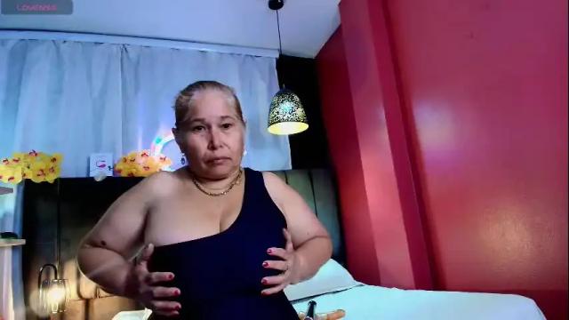 Image 3 of girl_amada Stream on Chaturbate on 2 months ago