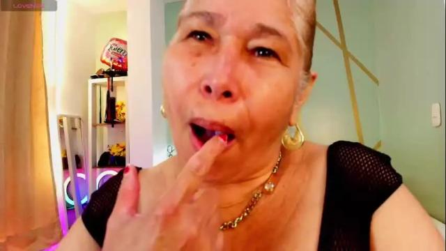 Image 3 of girl_amada Stream on Chaturbate on 2 months ago