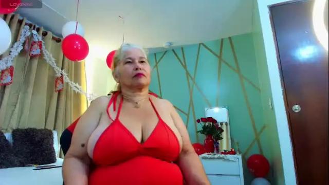 Image 2 of girl_amada Stream on Chaturbate on 1 month ago