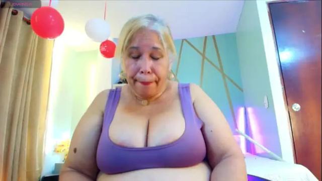 Image 4 of girl_amada Stream on Chaturbate on 1 month ago
