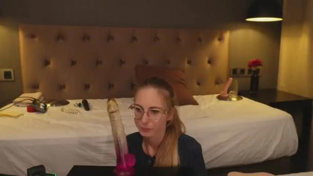 Image 2 of girl_i_am Stream on Chaturbate on 12 days ago