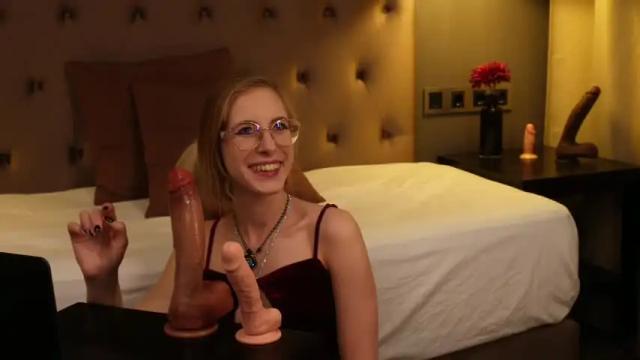 Image 2 of girl_i_am Stream on Chaturbate on 9 days ago