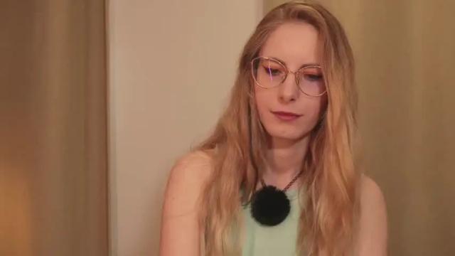 Image 2 of girl_i_am Stream on Chaturbate on 1 month ago