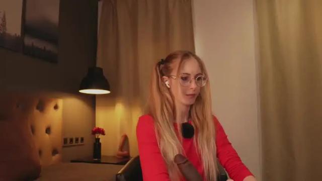 Image 3 of girl_i_am Stream on Chaturbate on 28 days ago