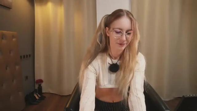 Image 3 of girl_i_am Stream on Chaturbate on 1 month ago