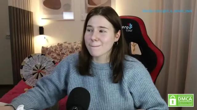 Image 2 of girl_u_never_met Stream on Chaturbate on 15 months ago