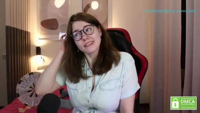 Image 3 of girl_u_never_met Stream on Chaturbate on 14 months ago