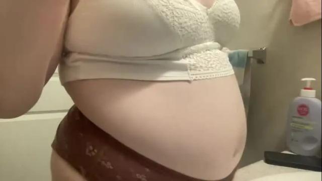 Image 2 of girldickenjoyer Stream on Chaturbate on 13 months ago