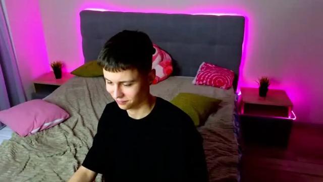 Image 12 of girlfriendfu Stream on Chaturbate on 13 months ago