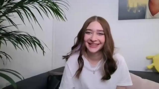 Thumbnail 3, girll_cuttie's Stream at Chaturbate, 17 months ago