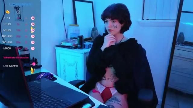 Image 6 of girlnamedblue Stream on Chaturbate on 16 months ago