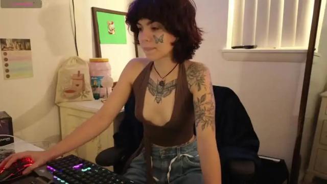 Image 2 of girlnamedblue Stream on Chaturbate on 15 months ago
