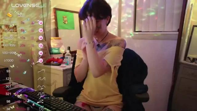 Image 3 of girlnamedblue Stream on Chaturbate on 15 months ago