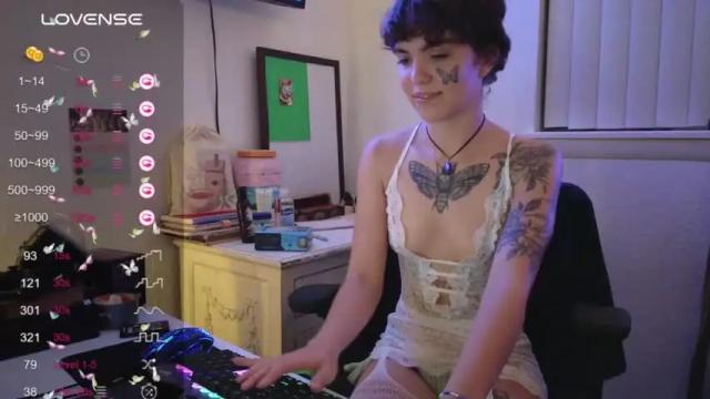 Image 3 of girlnamedblue Stream on Chaturbate on 15 months ago