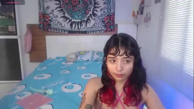 Image 6 of girlredkush Stream on Chaturbate on 6 days ago