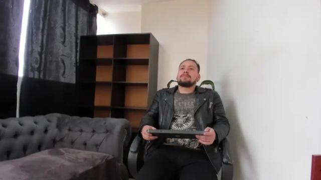 Image 2 of girls_and_cornelio Stream on Chaturbate on 12 months ago