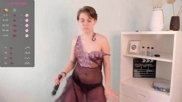 Image 12 of girlwithbag Stream on Chaturbate on 14 months ago