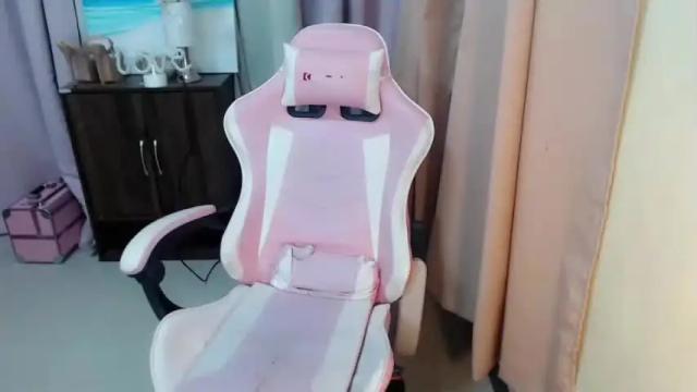 Image 11 of girlytranseva Stream on Chaturbate on 13 months ago