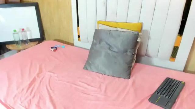 Image 11 of giseelle_fox Stream on Chaturbate on 18 months ago