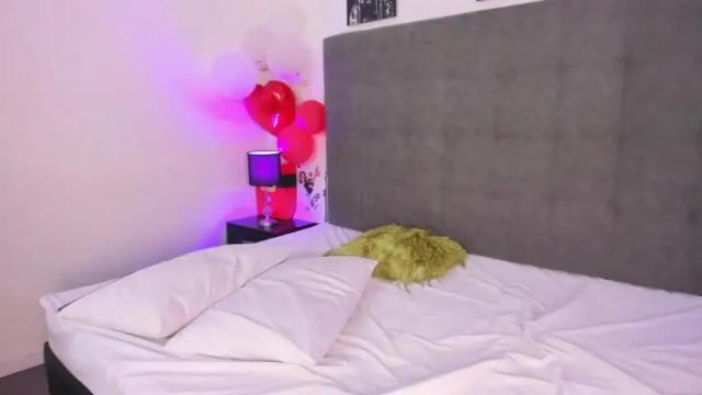 Image 3 of gisell_lee Stream on Chaturbate on 16 months ago
