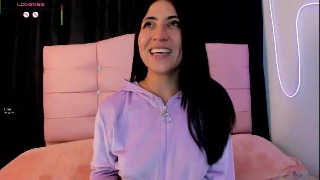 Image 2 of gisell_s Stream on Chaturbate on 7 months ago