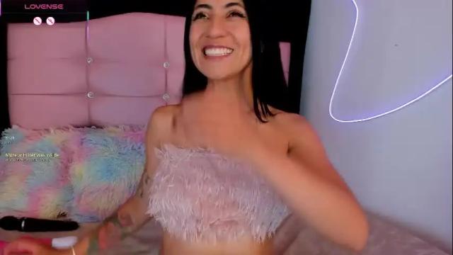 Image 3 of gisell_s Stream on Chaturbate on 6 months ago