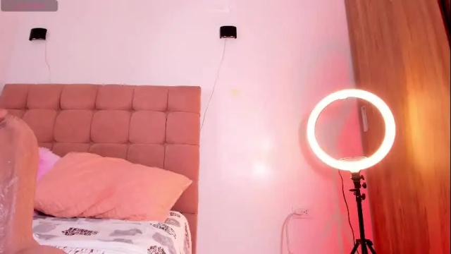 Image 2 of gisellmejia Stream on Chaturbate on 3 months ago