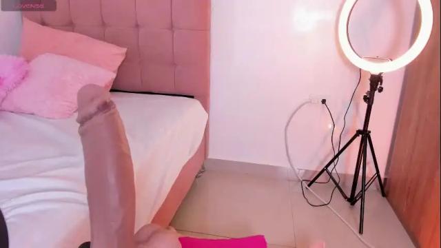 Image 12 of gisellmejia Stream on Chaturbate on 2 months ago