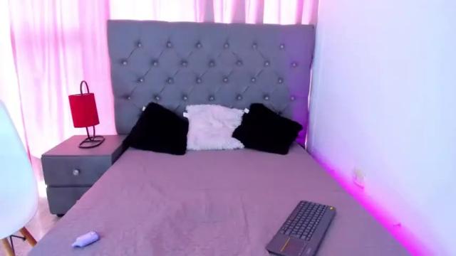 Image 7 of gisellparker01 Stream on Chaturbate on 13 months ago