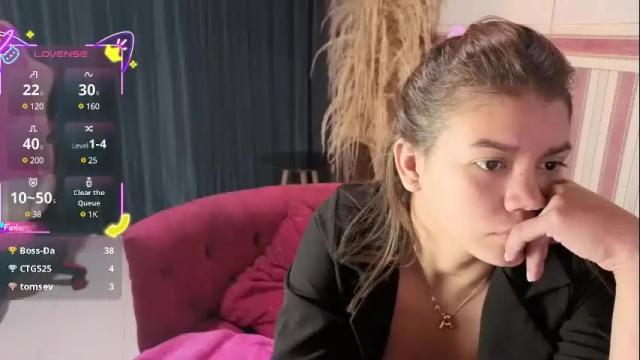 Image 8 of gissel_angel Stream on Chaturbate on 1 month ago