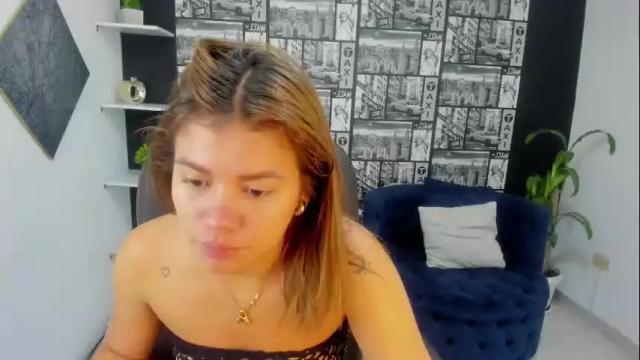 Image 2 of gissel_angel Stream on Chaturbate on 1 month ago