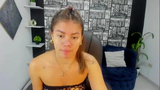 Image 3 of gissel_angel Stream on Chaturbate on 1 month ago