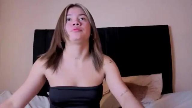 Image 3 of gissel_angel Stream on Chaturbate on 1 month ago