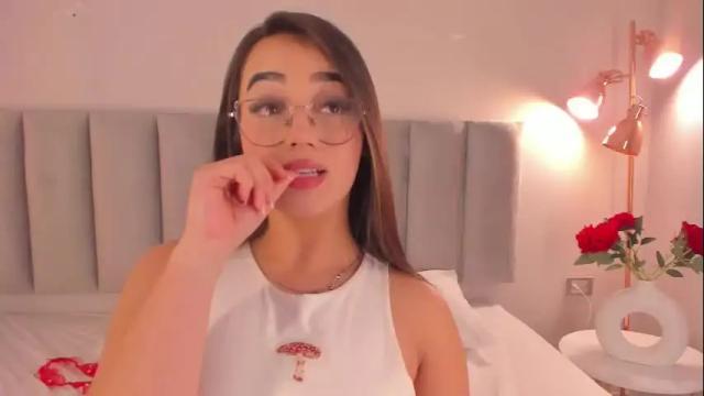 Image 3 of gisselle_palmer Stream on Chaturbate on 1 month ago